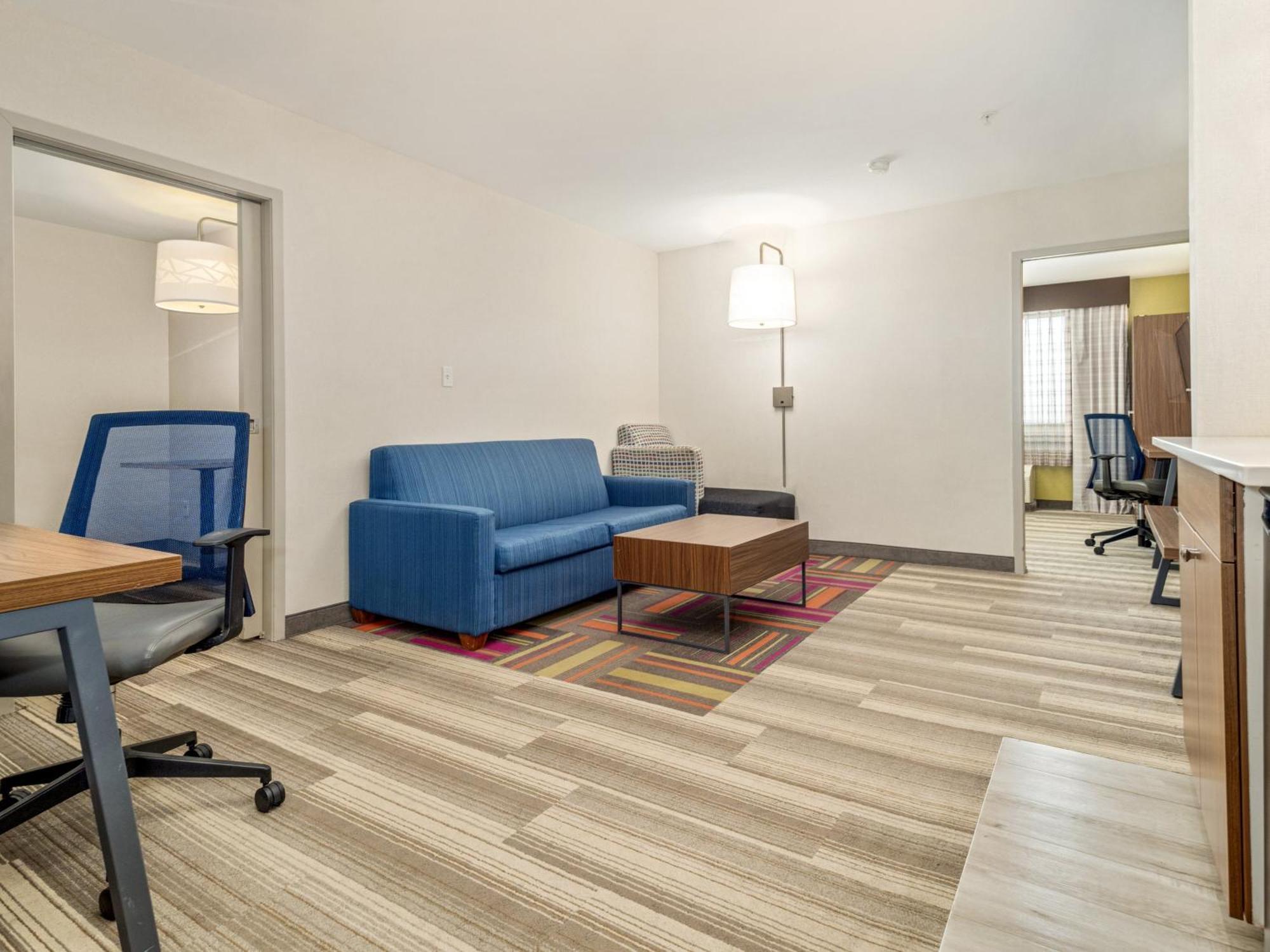 Holiday Inn Express & Suites Medicine Hat By Ihg Exteriér fotografie