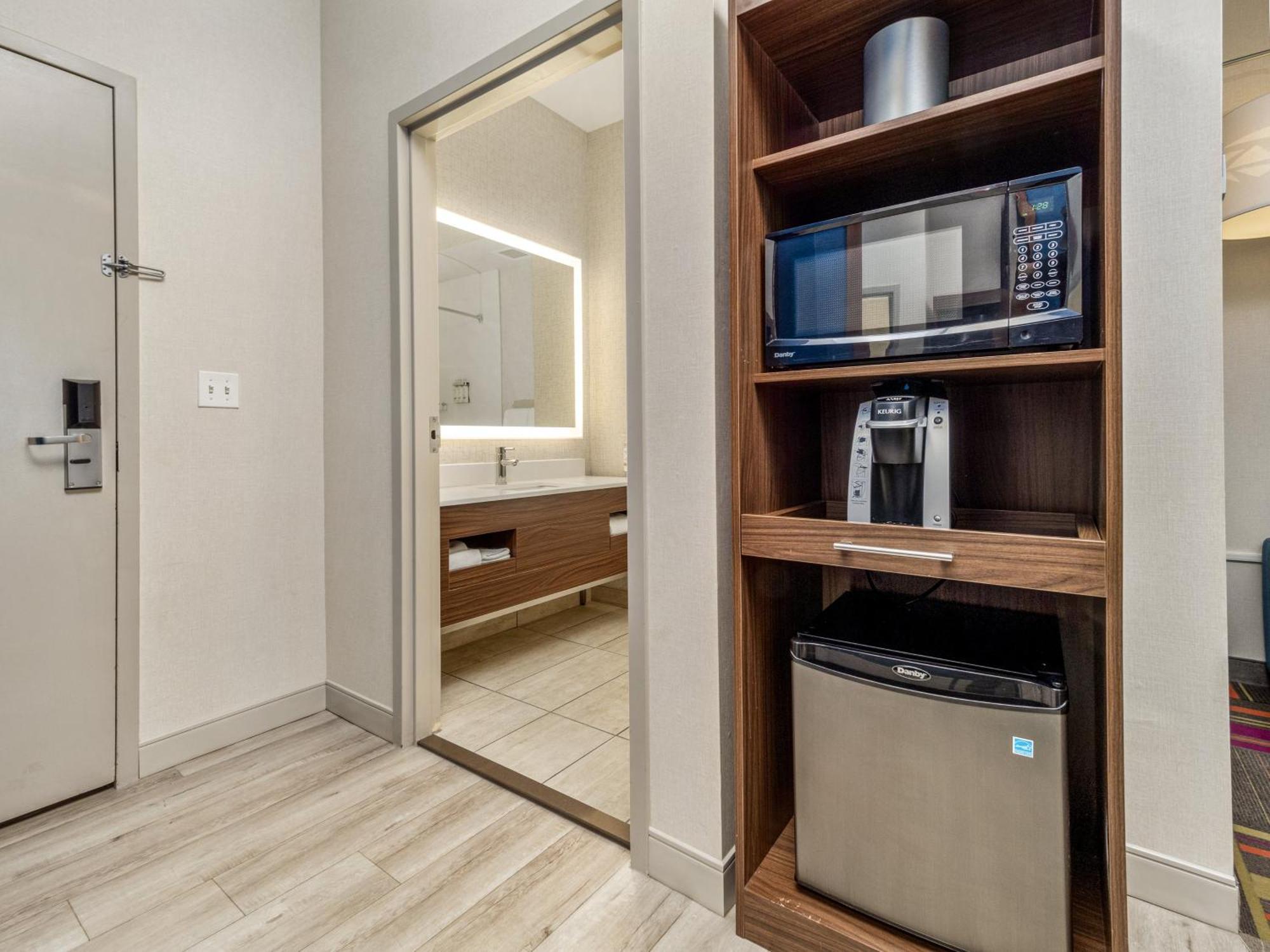 Holiday Inn Express & Suites Medicine Hat By Ihg Exteriér fotografie